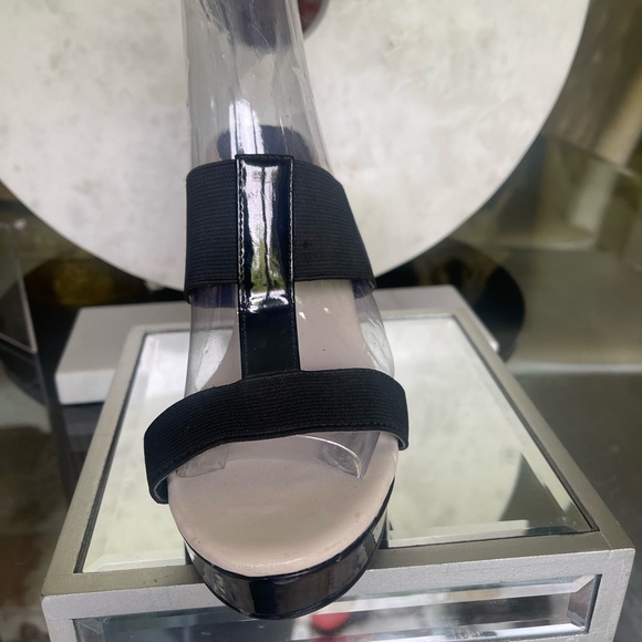 Ann Marino size 8.5 wedge sandal - Picture 2 of 3